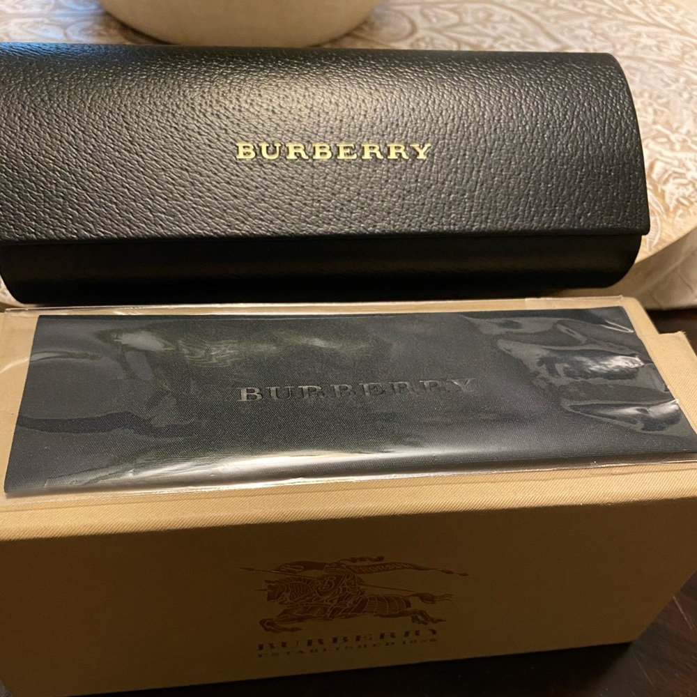 Burberry sunglasses case with dusting cloth & box